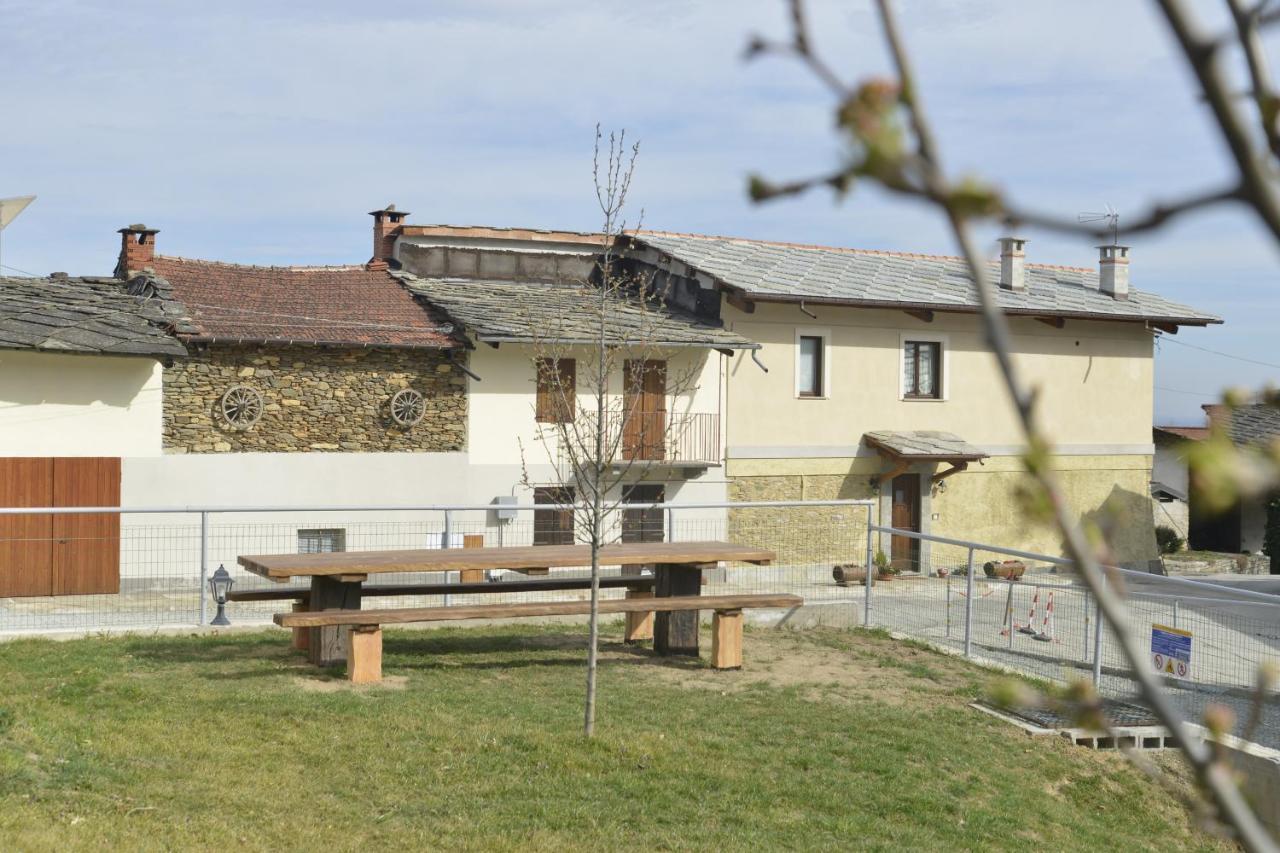 Agriturismo Ai Prusot Bed & Breakfast Bagnolo Piemonte Exterior photo